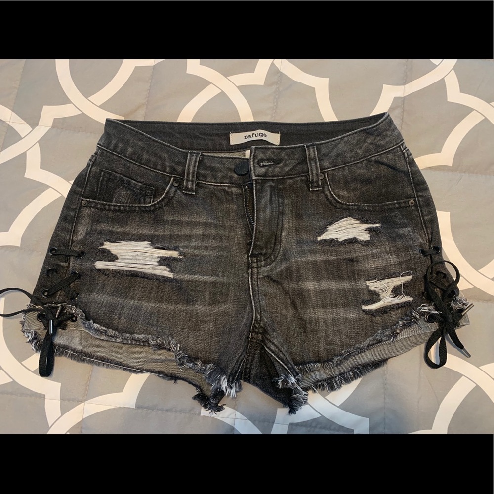 Black distressed shorts